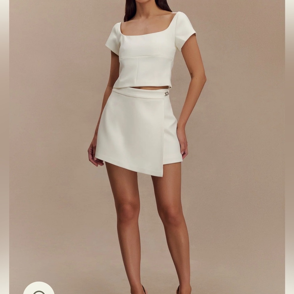 Meshki Cream Asymmetrical Skort - size Large